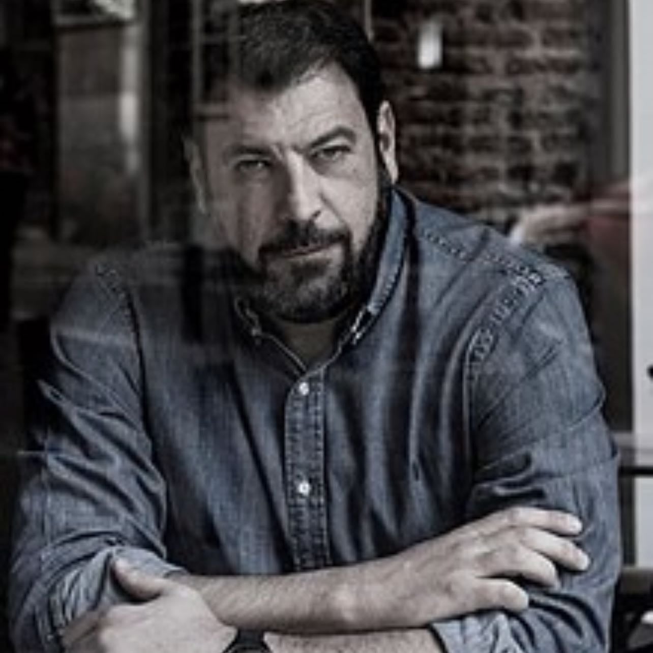 Santiago Díaz - "Y entre tantas almas en este mundo, la mía solo vibra con una, la suya..."
