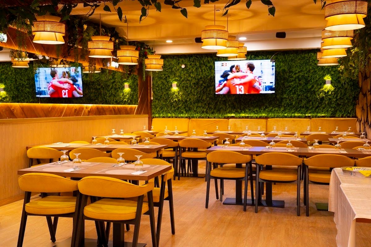 Fork & Fire Sushi & Grill Restaurant - Entrecampos