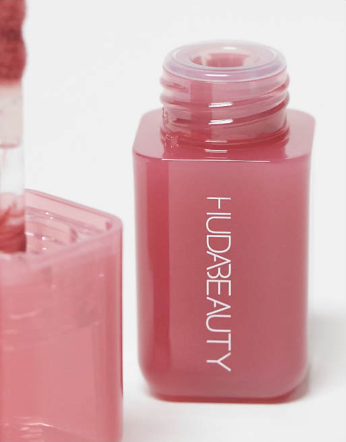 liquid blush filter - ”strawberry cream” - huda beauty