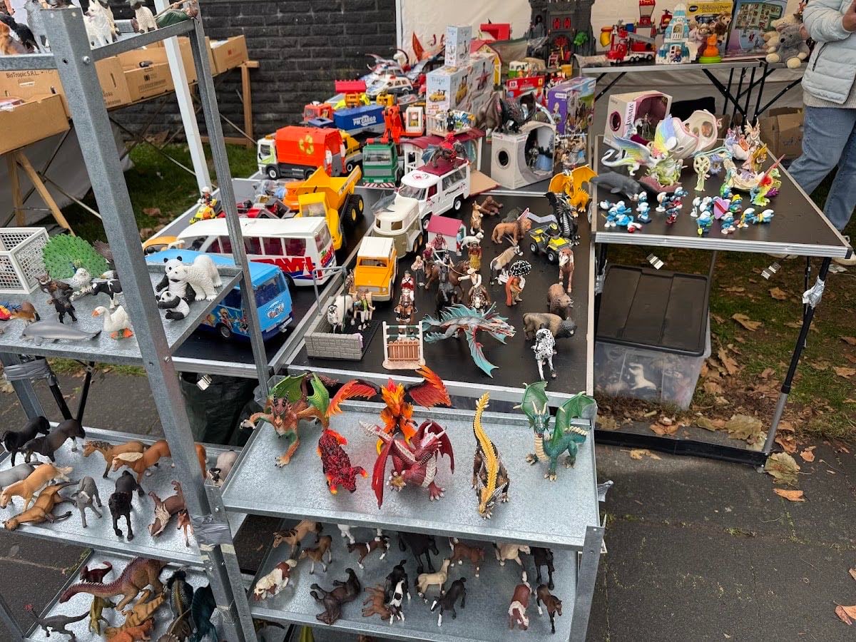 Antik- und Flohmarkt Rheinuferpromenade