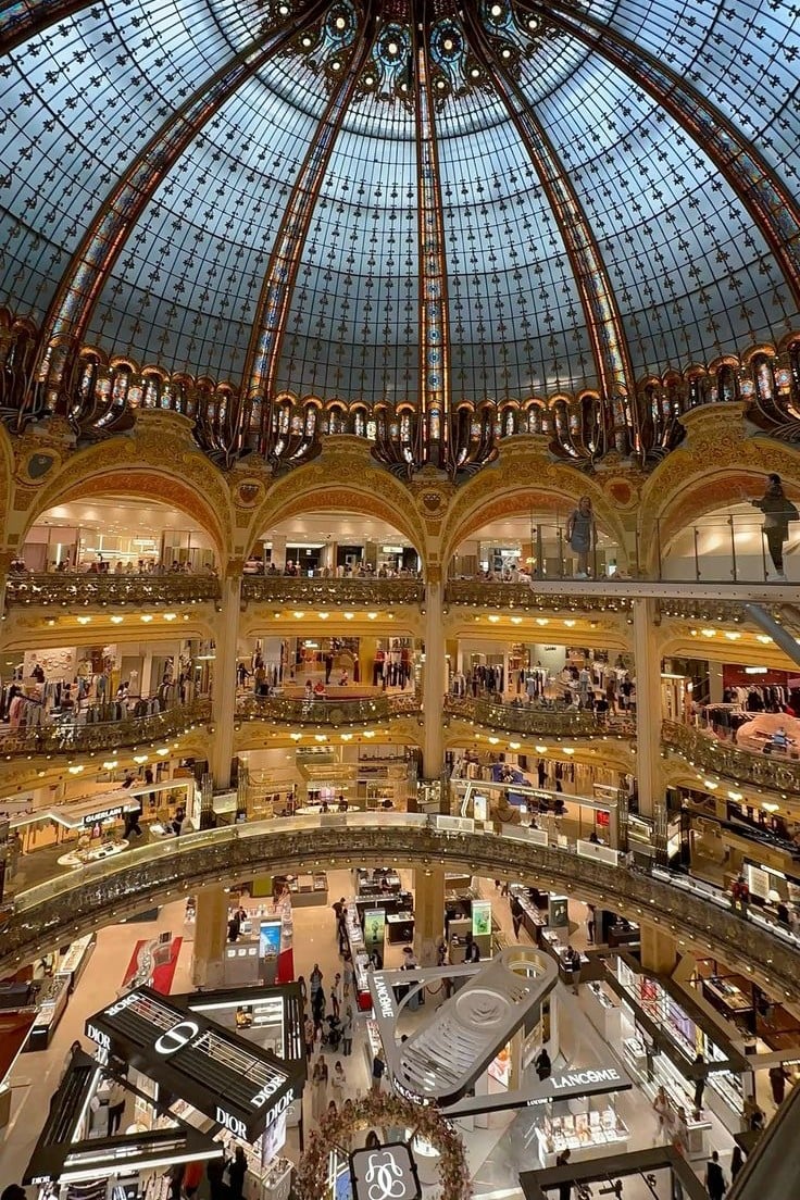 Galeries Lafayette Champs-Élysées
