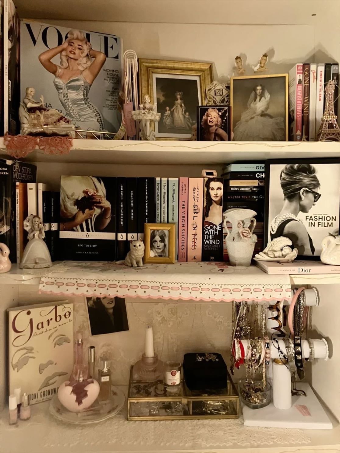 Cunty Shelf