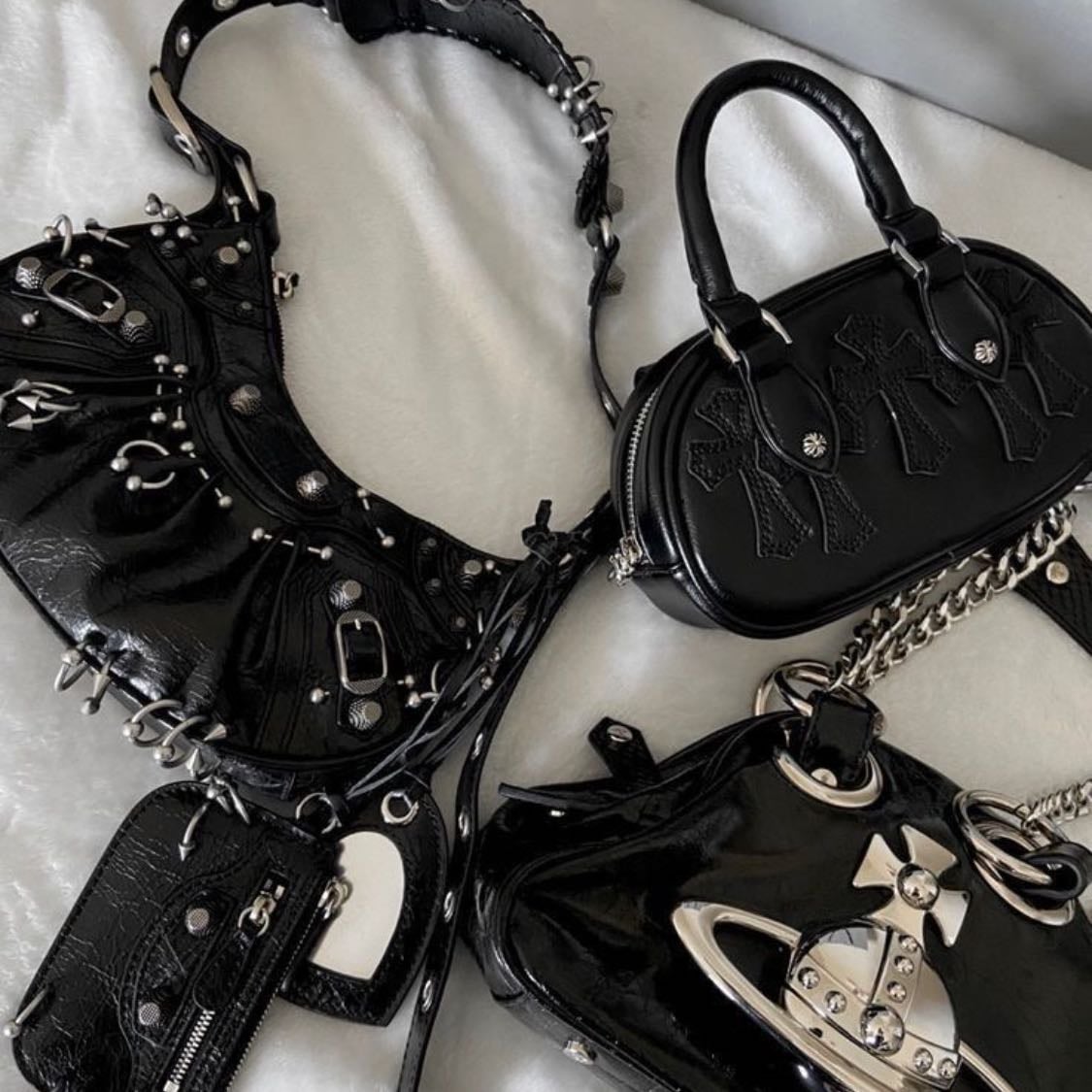 conseguir una bolsa vivienne westwood 🪐