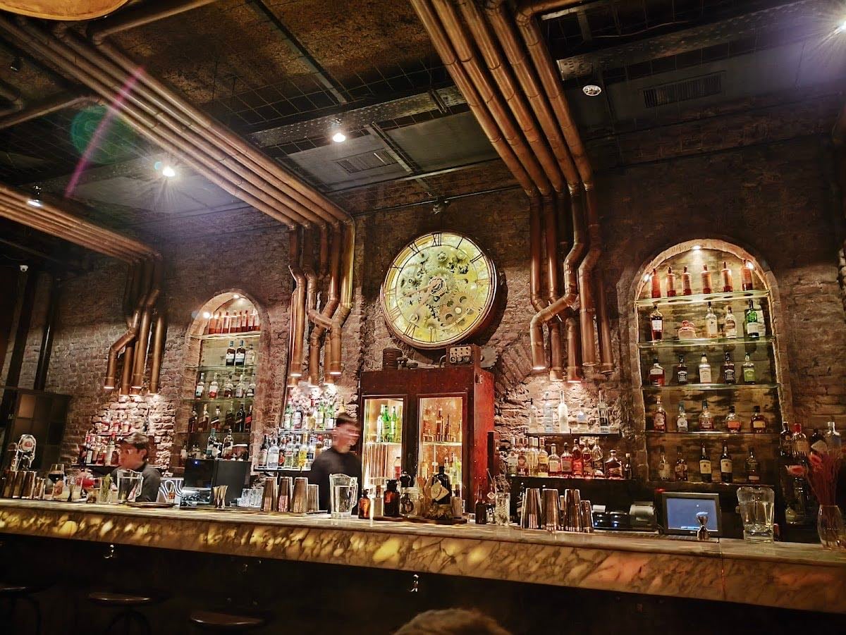 Victoria Brown Bar