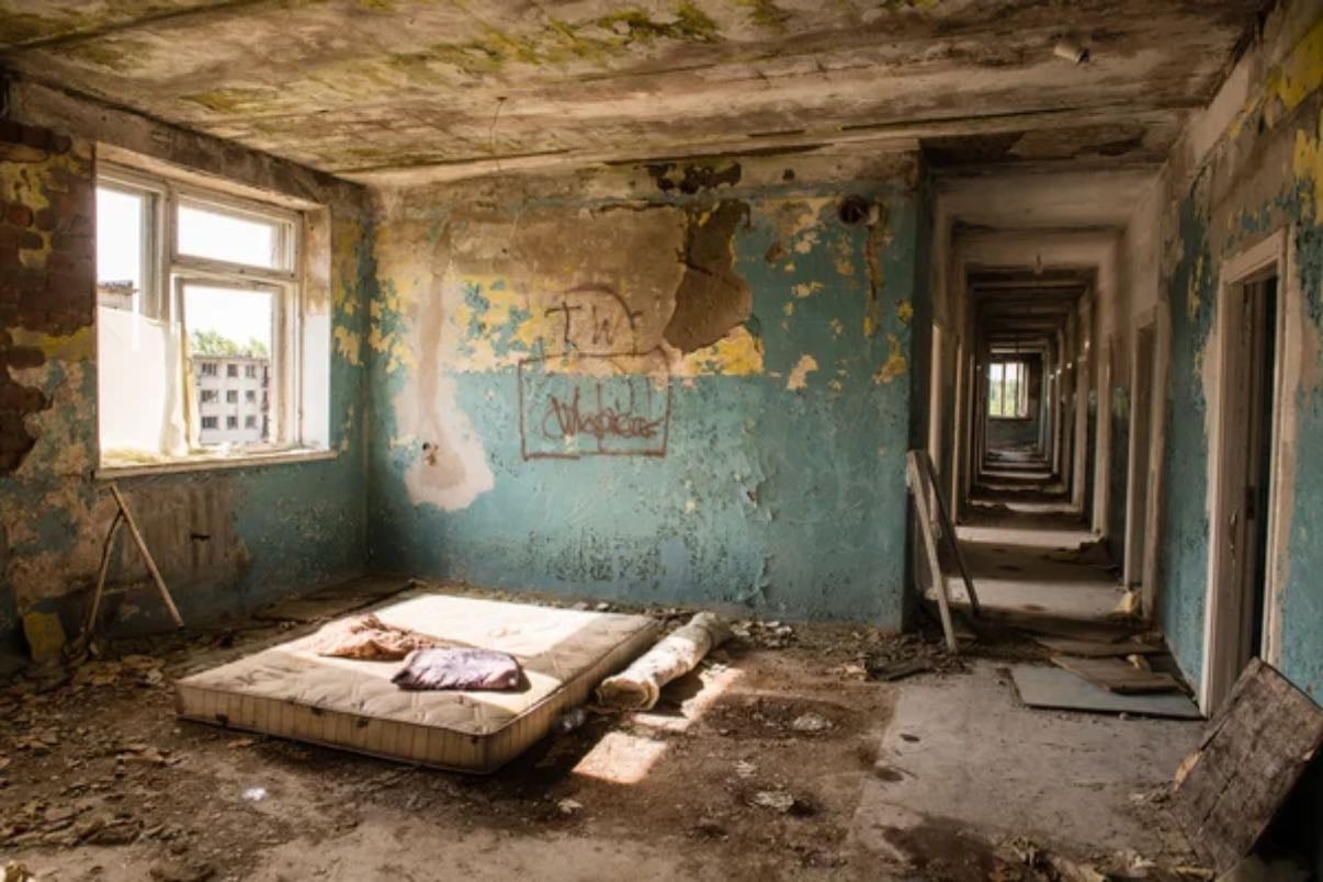 Entrar a un lugar abandonado