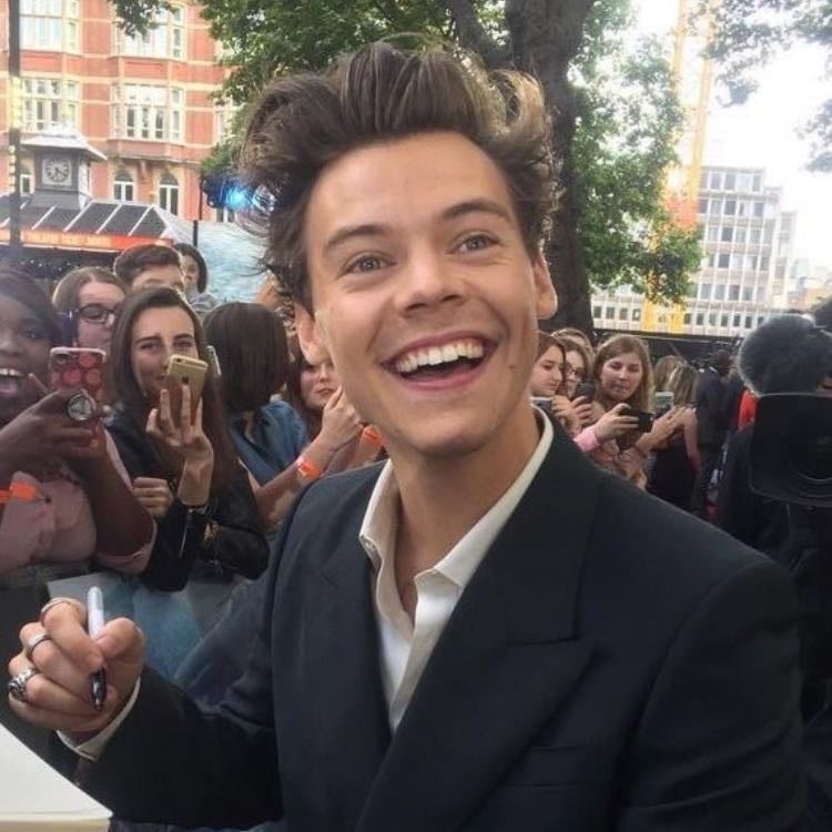 dunkirk premiere harry ! - π₯(the pinterest pic said it was dunkirk premiere sooβ¦)