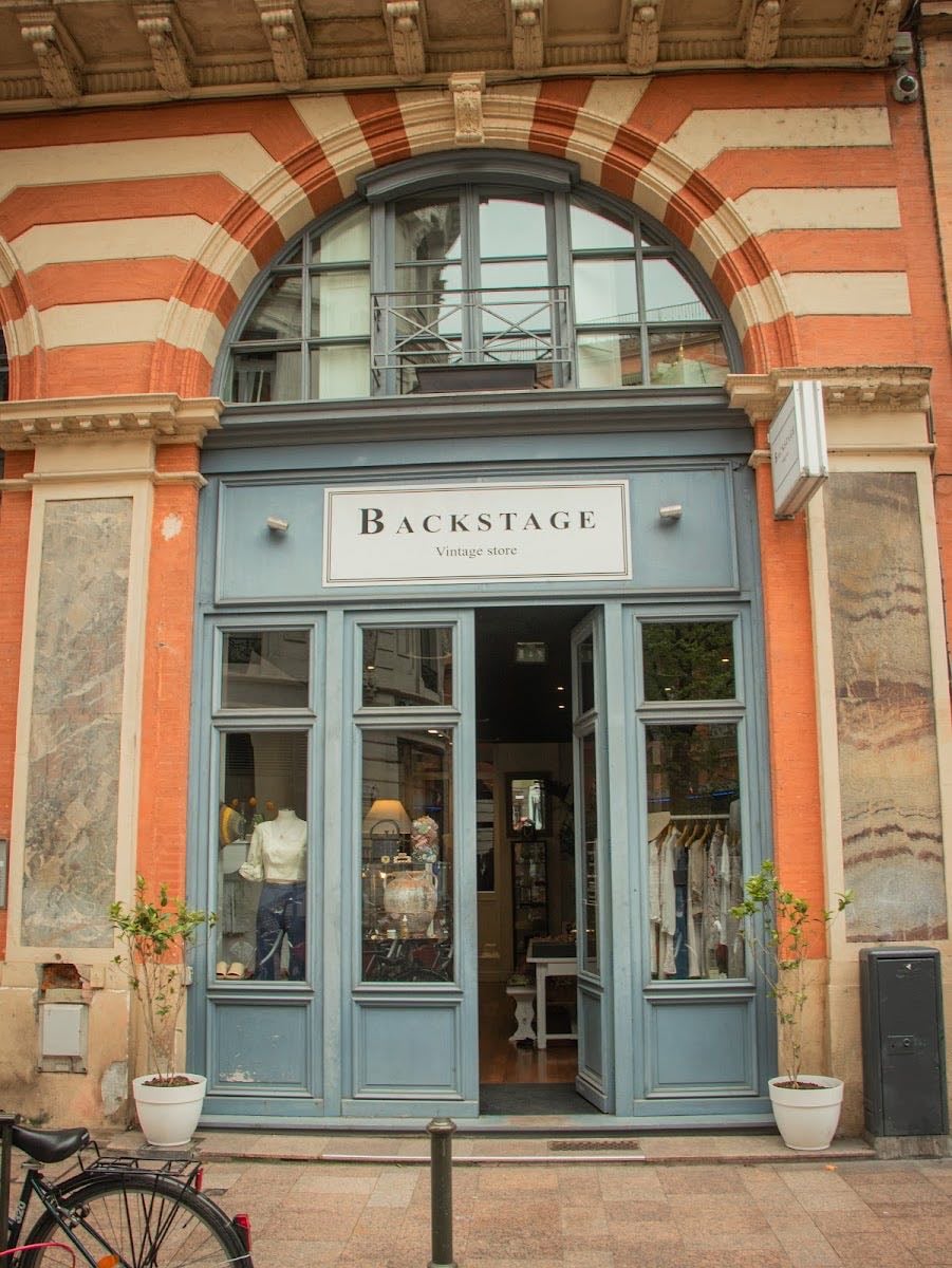 Backstage Vintage Store
