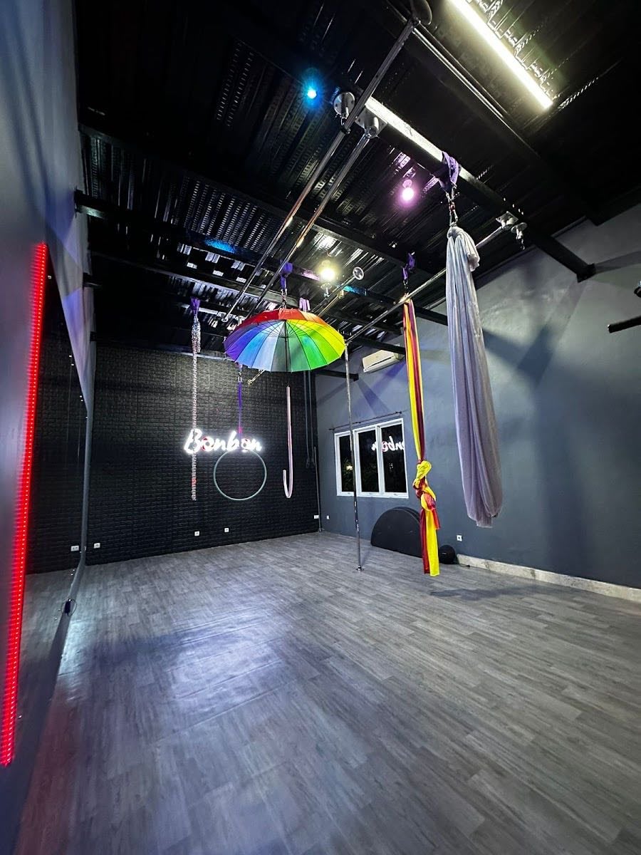 Bonbon Pole & Aerial Studio