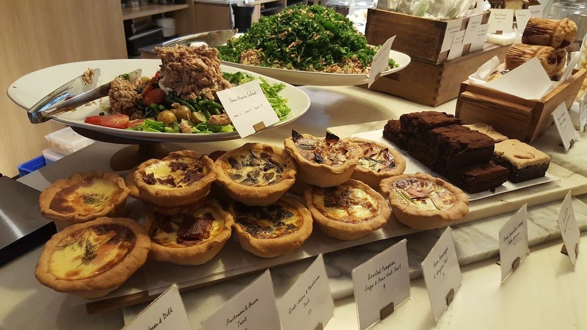 Plain Vanilla Tiong Bahru - Get their cupcakes. Not too sweet