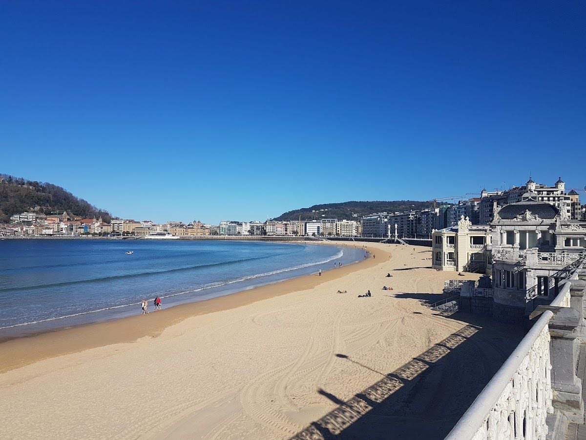 Beach of La Concha - Mornings are best. Calm waters, less crowded