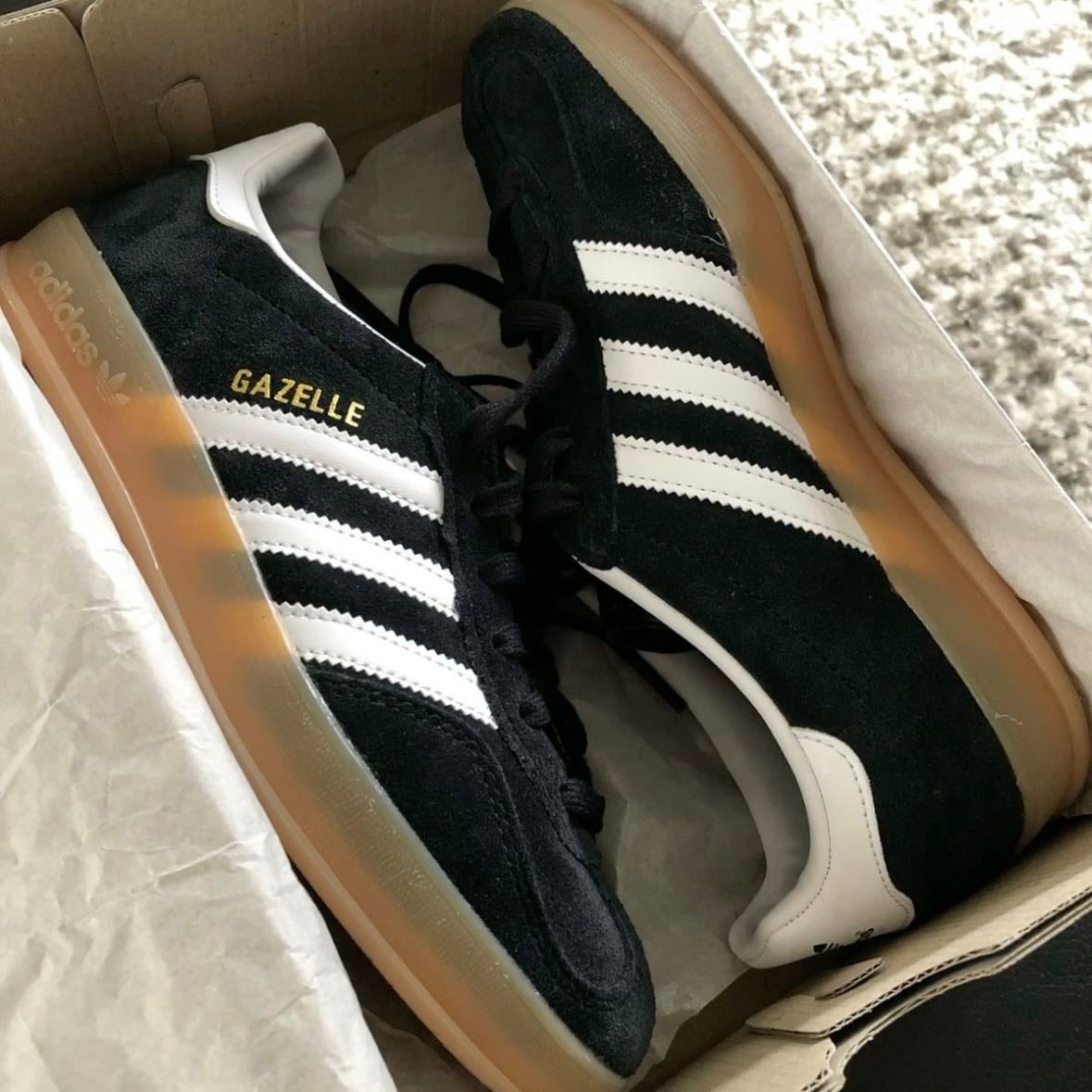 adidas gazelle in black