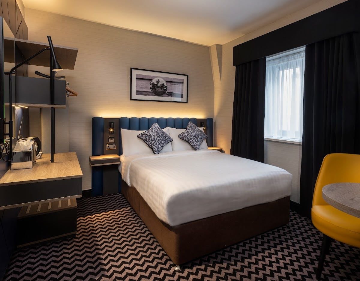 Academy Plaza Hotel