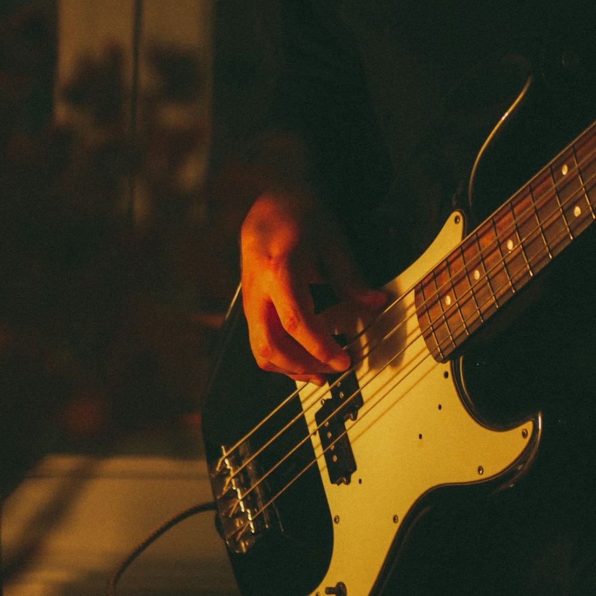Practicar con el bajo