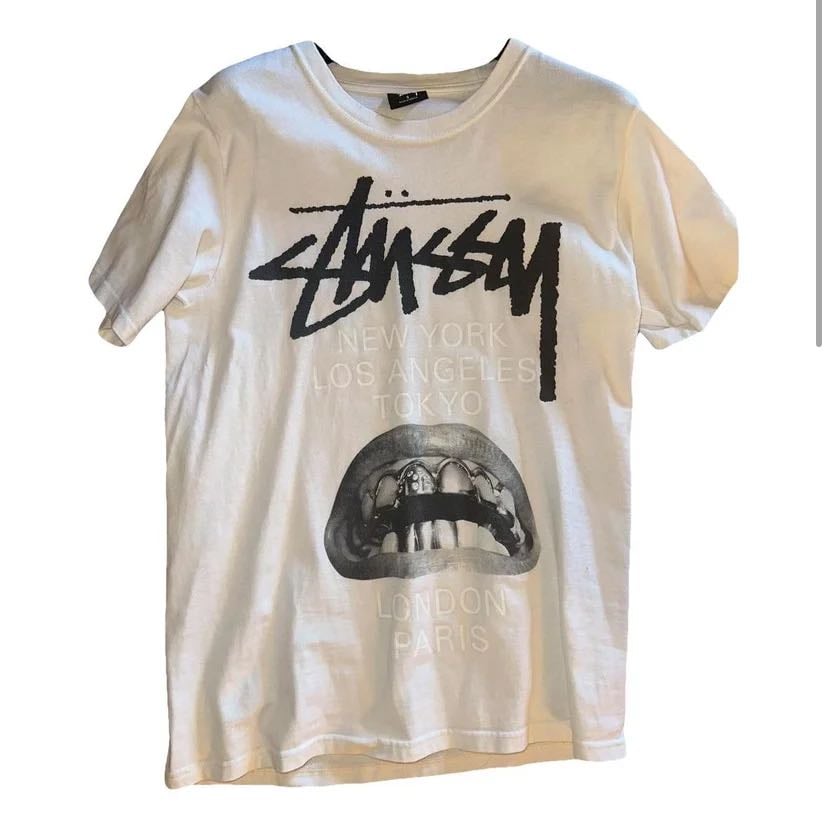 T-shirt stüssy bouche