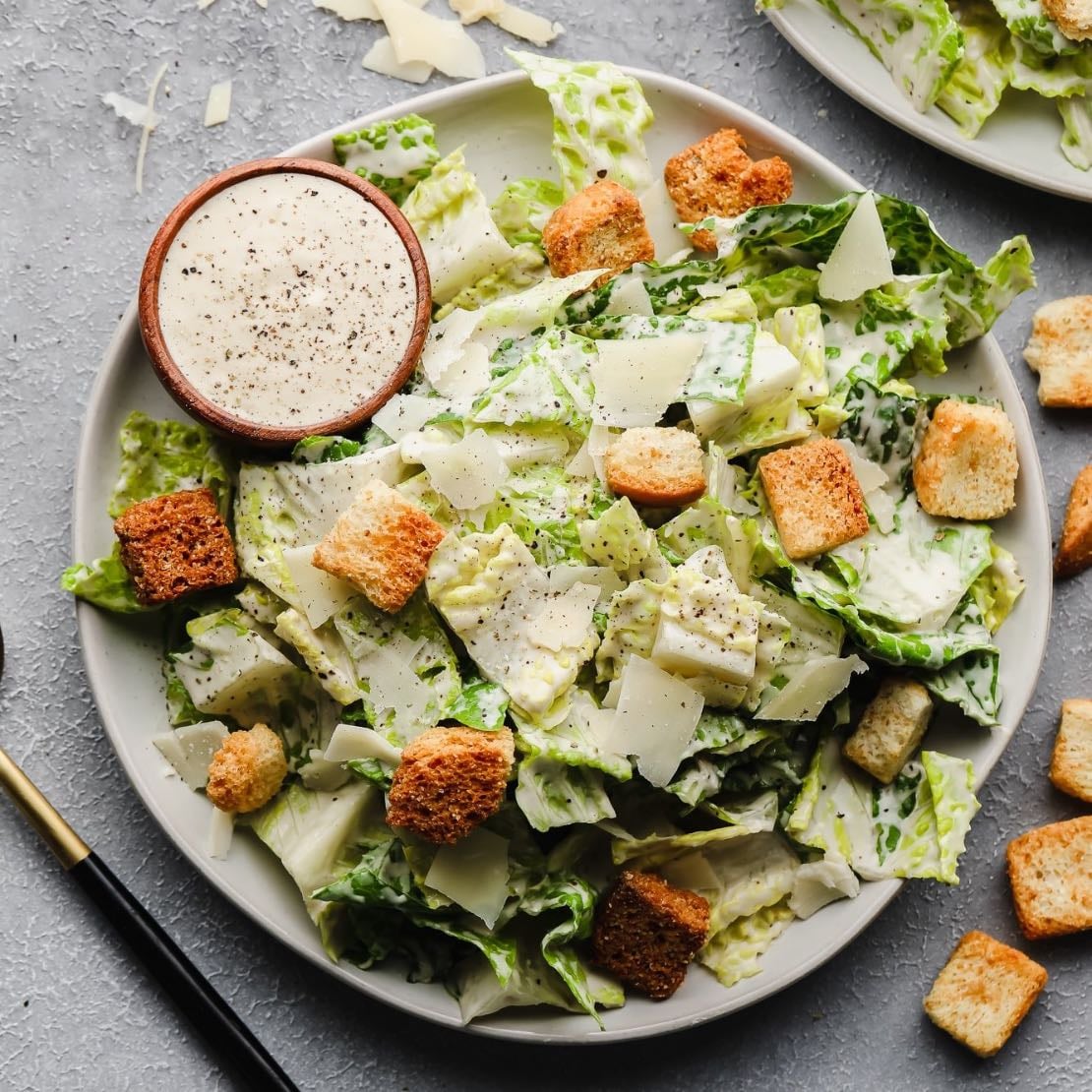 Favorite Salad - •Spinach Mix
•Caesar Miso dressing TD
•Rosemary croutons
•mozzarella pearls
•cherry tomatoes
•crispy chickpeas