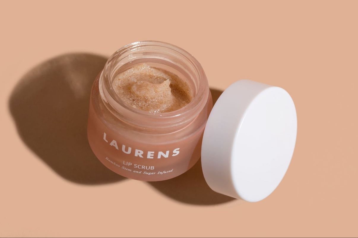 Lip scrub - Gentle lip scrub combined with a warm compress helps remove dead skin from cracked or dry lips.