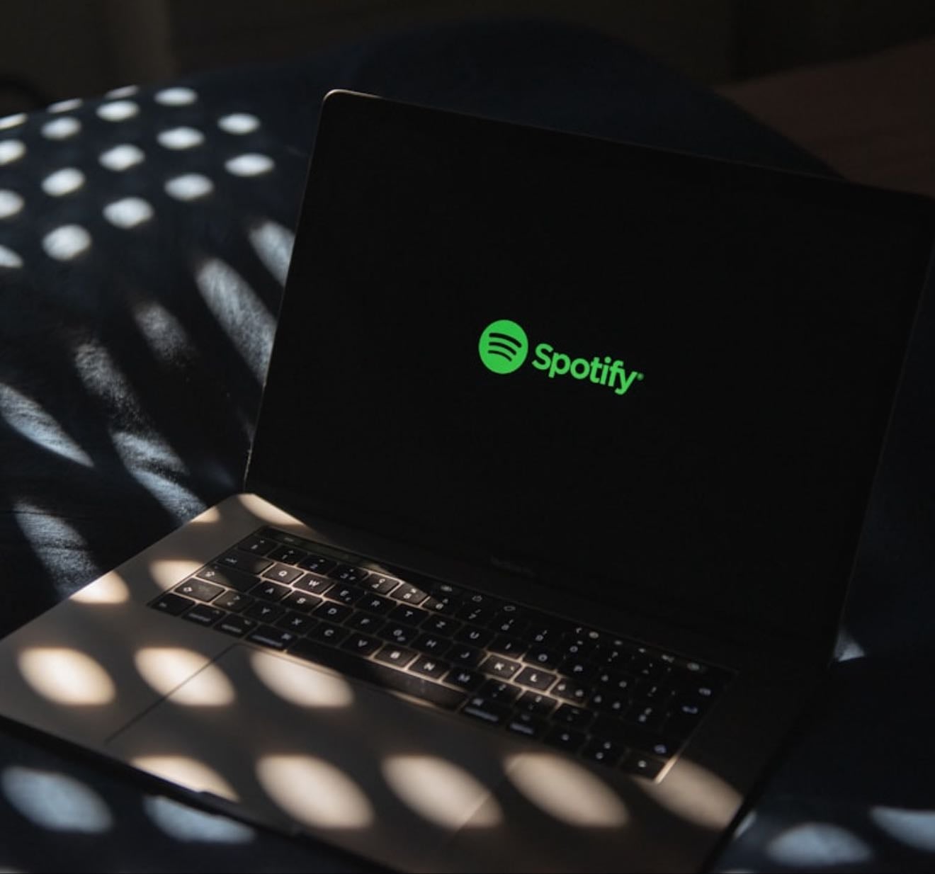 Song lyrics - Music hypelist by Jena