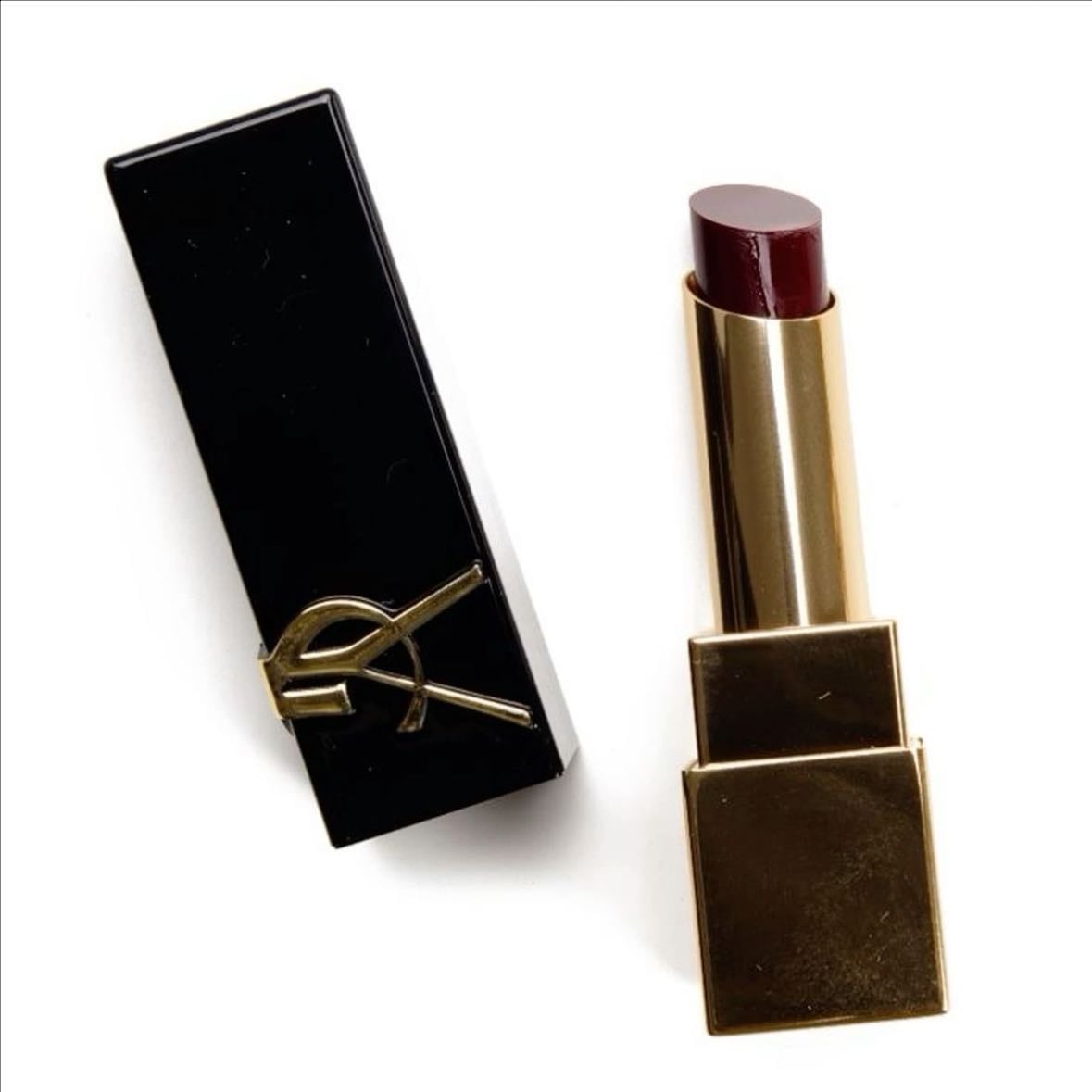Rouge lipstick