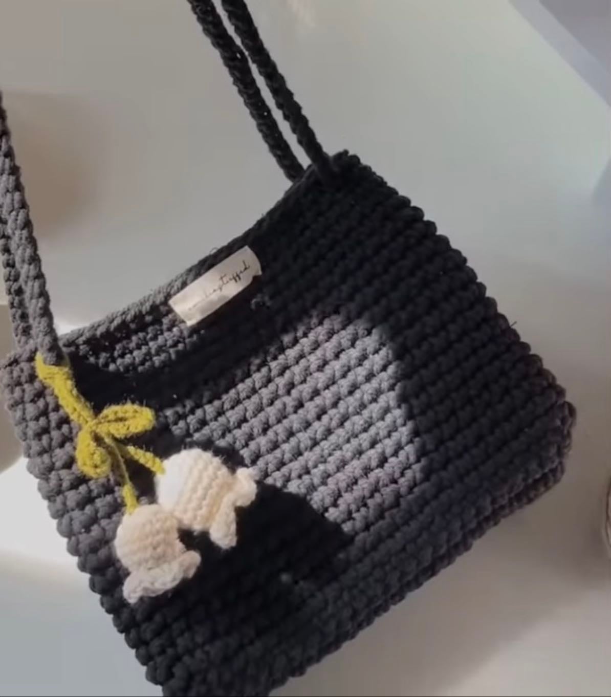 Tote bag