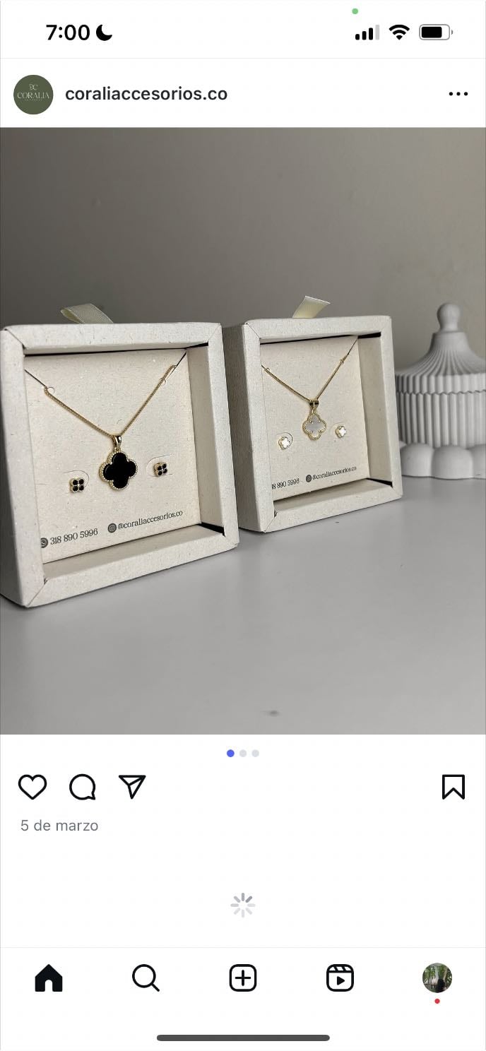 Set de trébol dorado con blanco