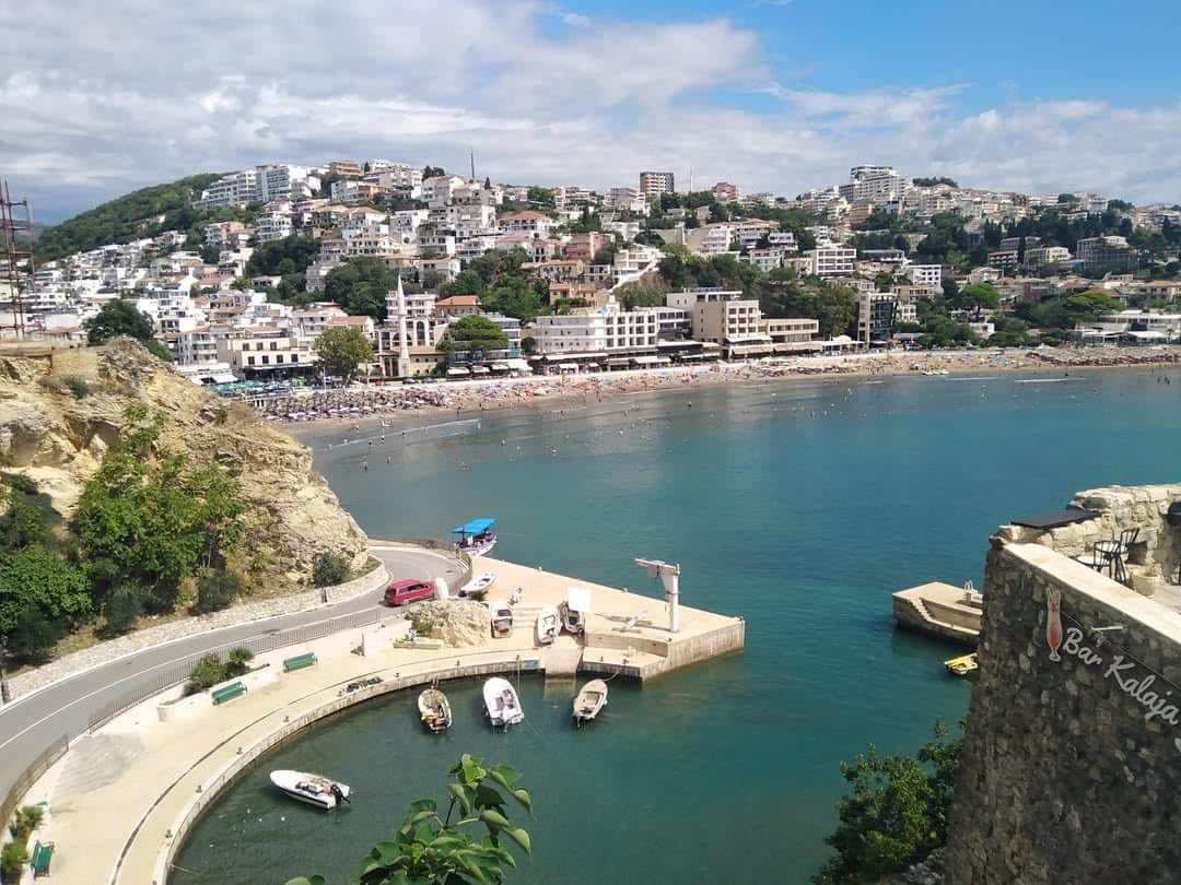 Montenegro - i was super young馃ゲ