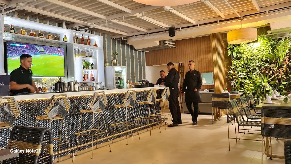 Capricho Seafood & Bar