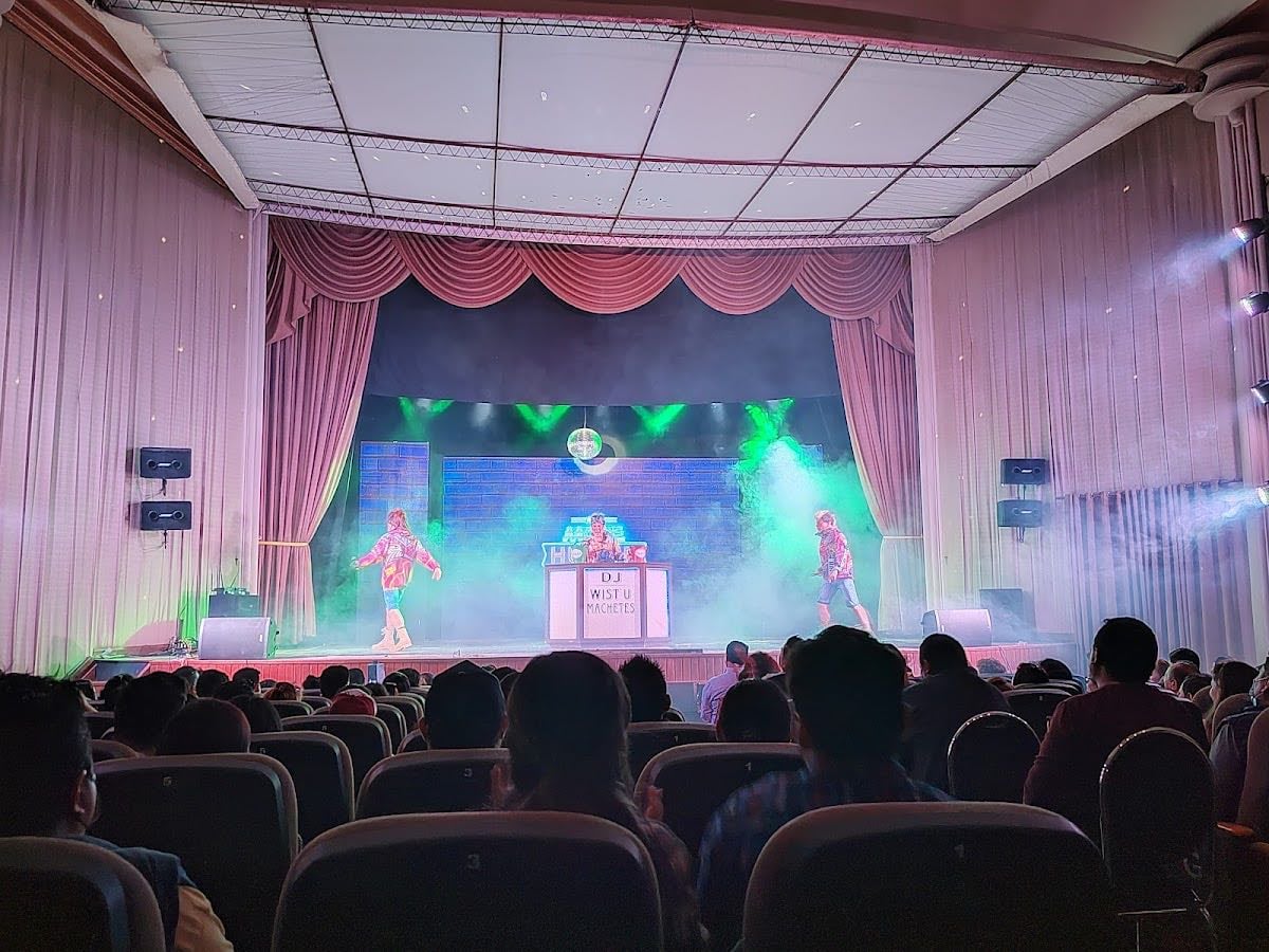 Cine Capitol Theater