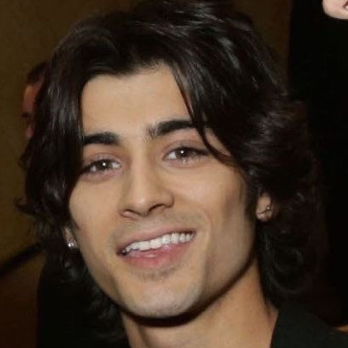 middle part - (everytime i see pictures of zayn with a middle part it just makes me want to cry he just wanted out so bad, my actual baby)