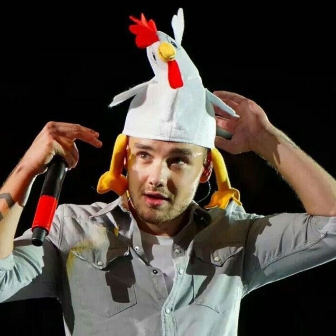 liam: âi love chickenâ - niall: âbaby if you say you want me to drive, to kfcâ