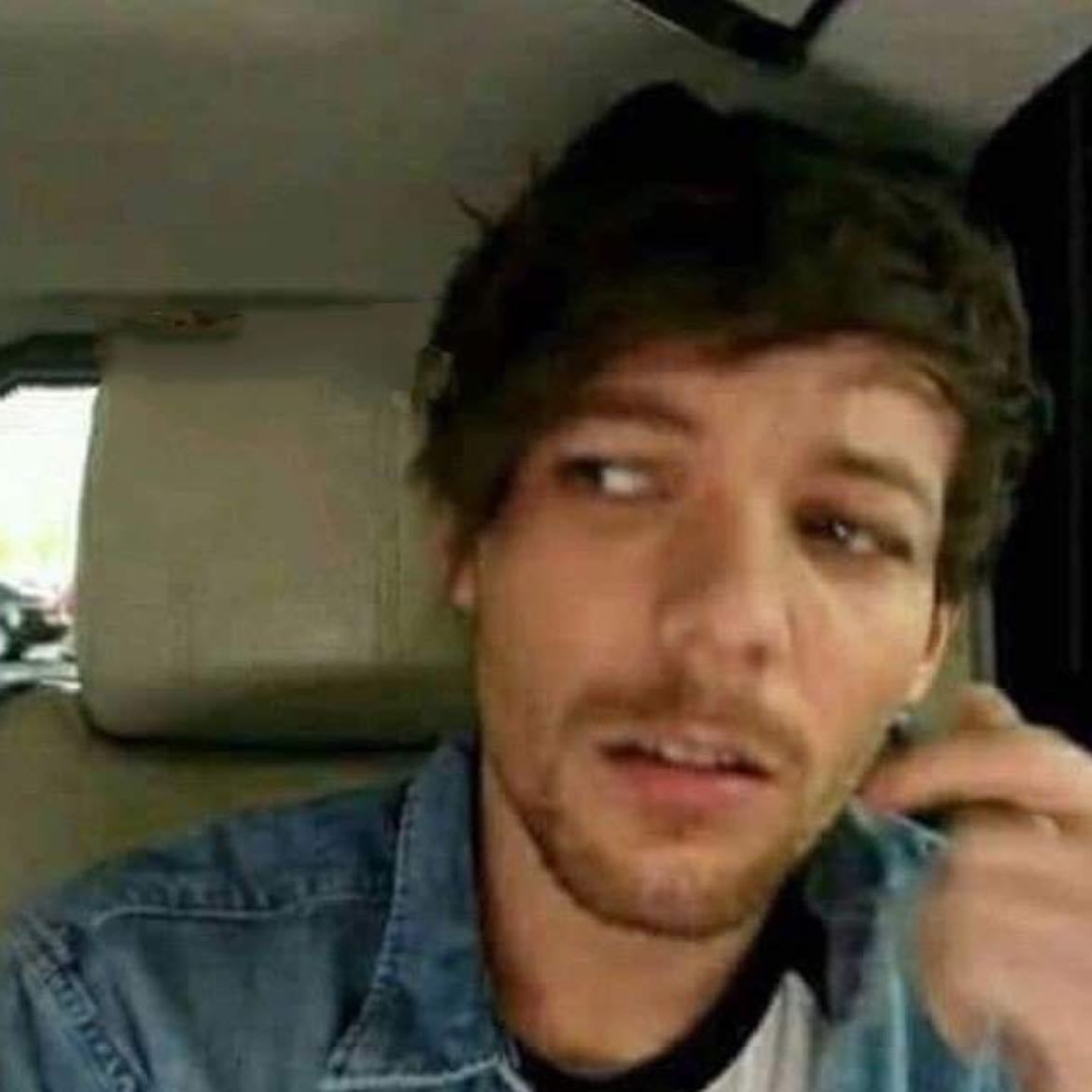 louis: âuh yeah i do mind actuallyâ - interviewer: âdo you mind if i call you louis tomlibooâ