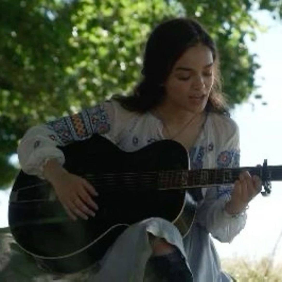 the ballad of songbirds & snakes - lucy gray singing hanging tree at the field before sejanus is hanged at the tree