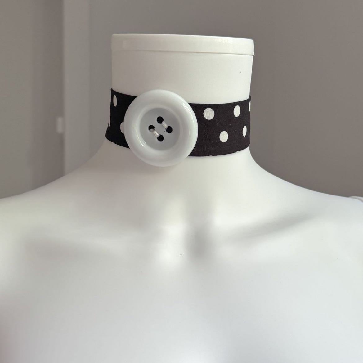 Button Chokers
