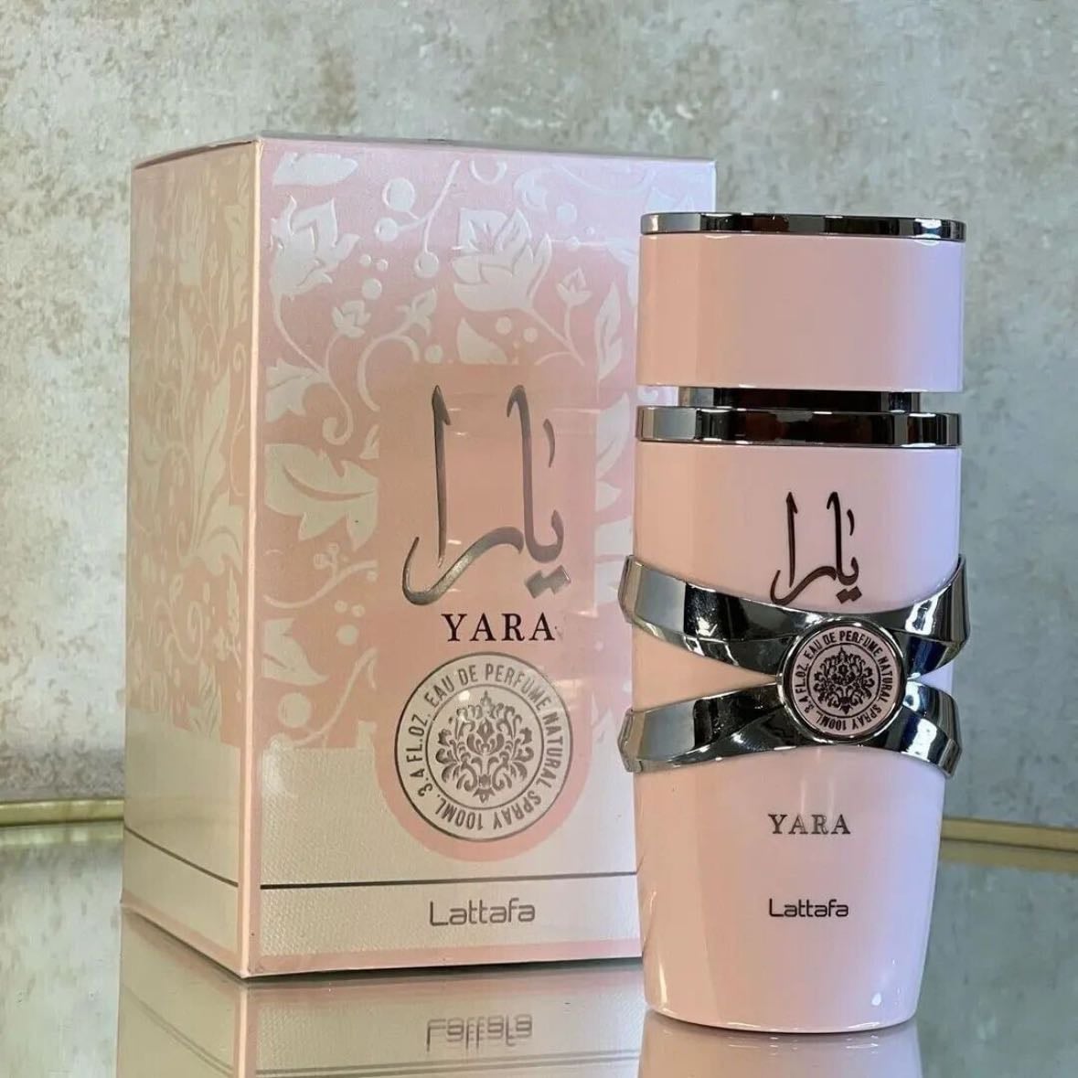 Yara Lattafa✨🍰 - Huele a una malteada dulce de vainilla con fresas