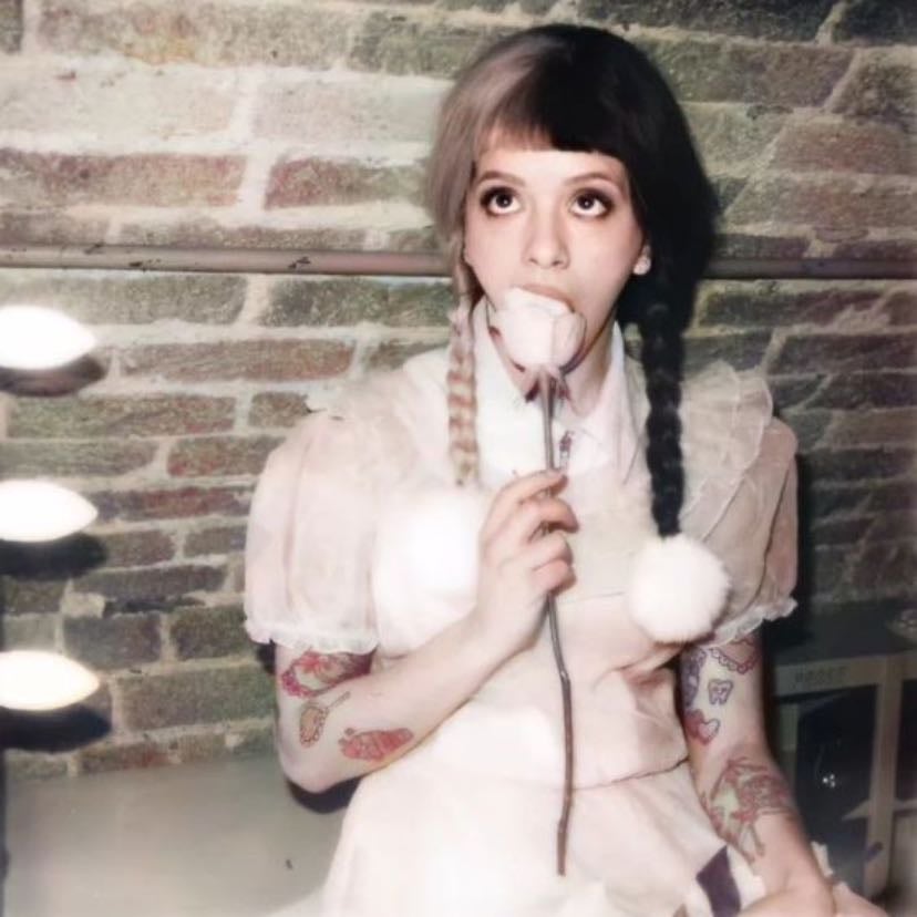 𝑀𝑒𝑙𝑎𝑛𝑖𝑒 𝑀𝑎𝑟𝑡𝑖𝑛𝑒𝑧 ♡ - Artist