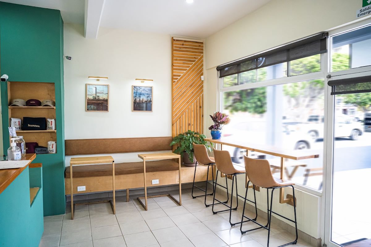 HUNTER Café - Suc. Valle Dorado