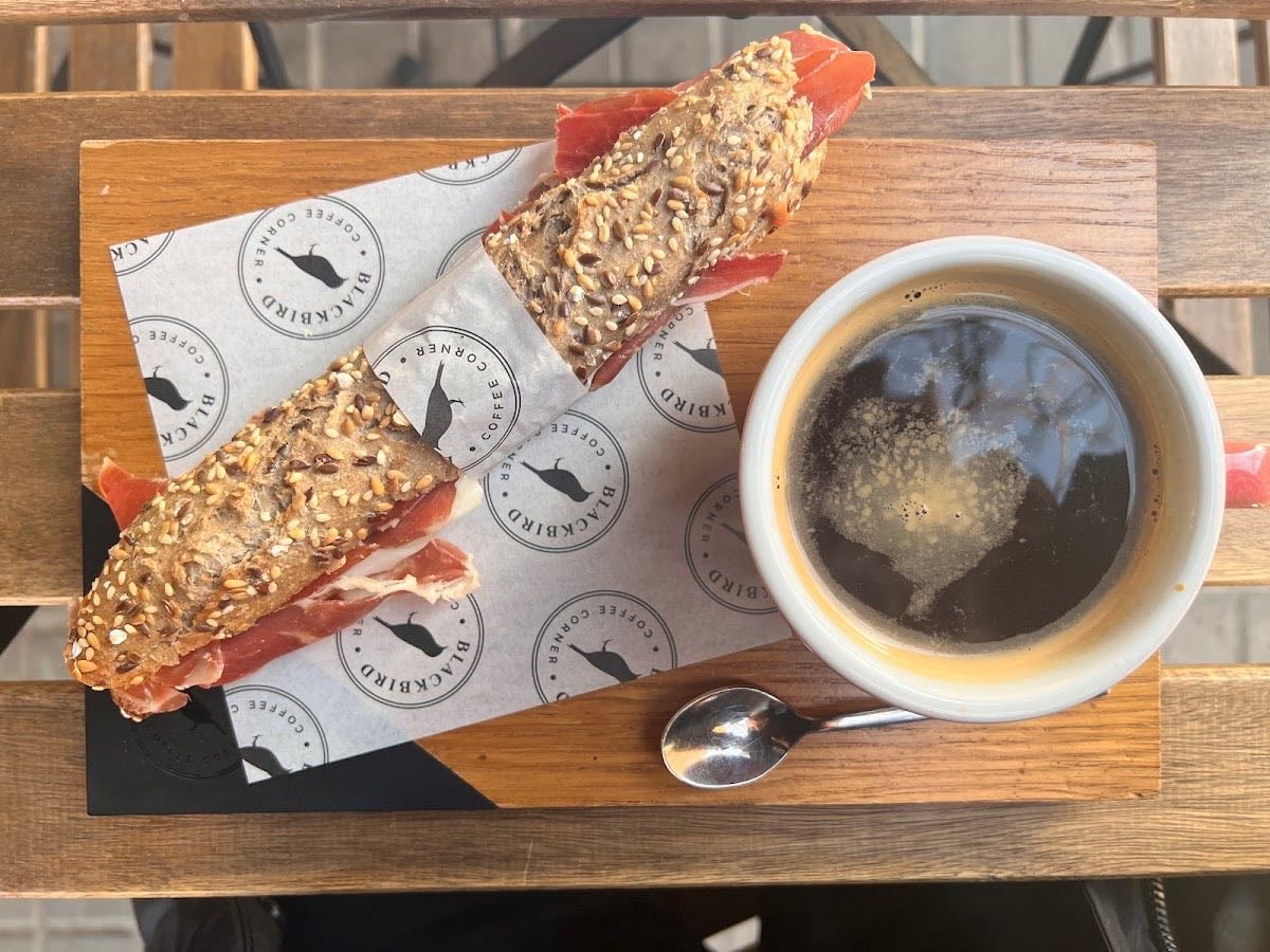 BLACKBIRD Coffee Corner