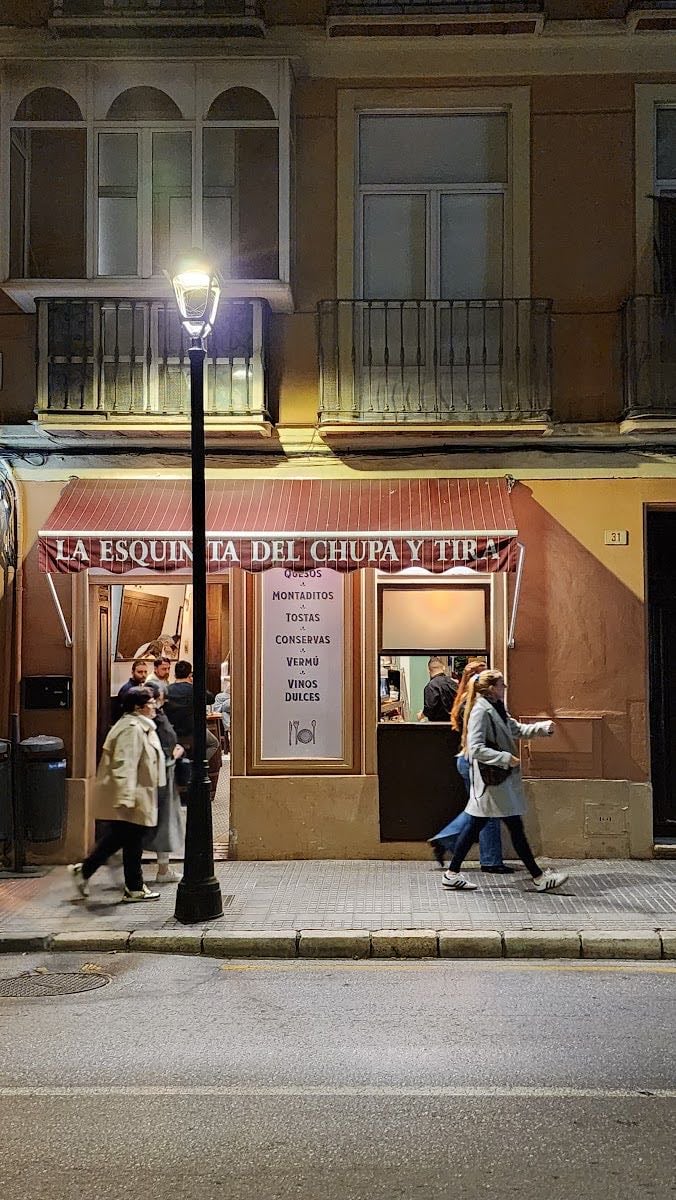 La esquinita del chupa y tira
