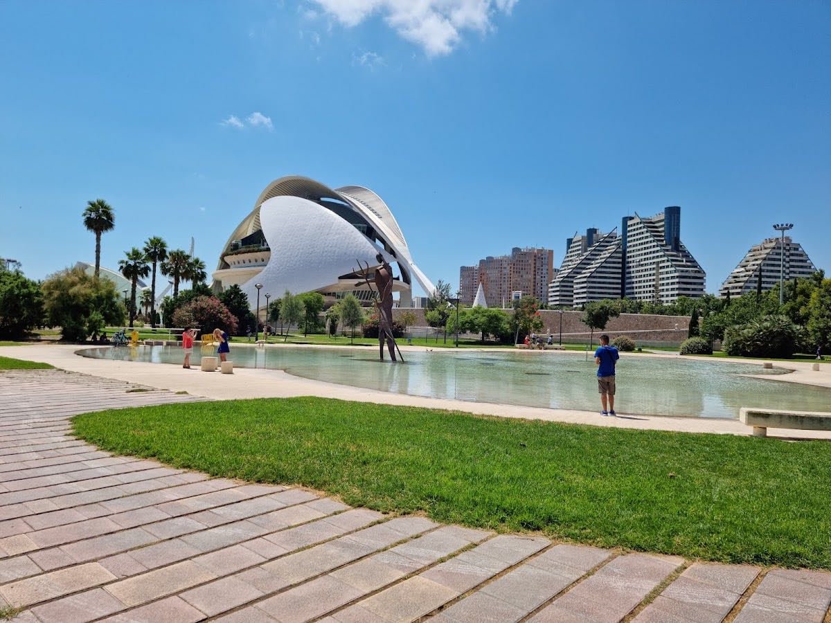 Turia riverbed gardens