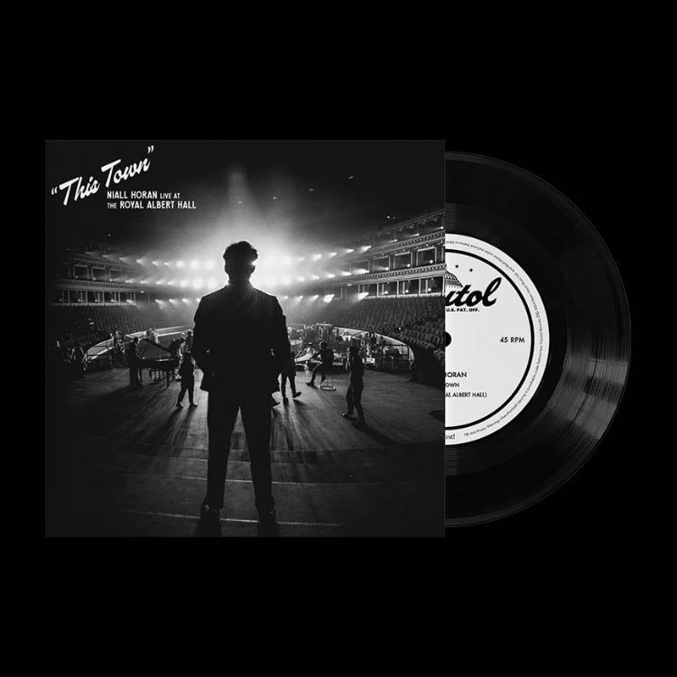 This town- Niall Horan<3
