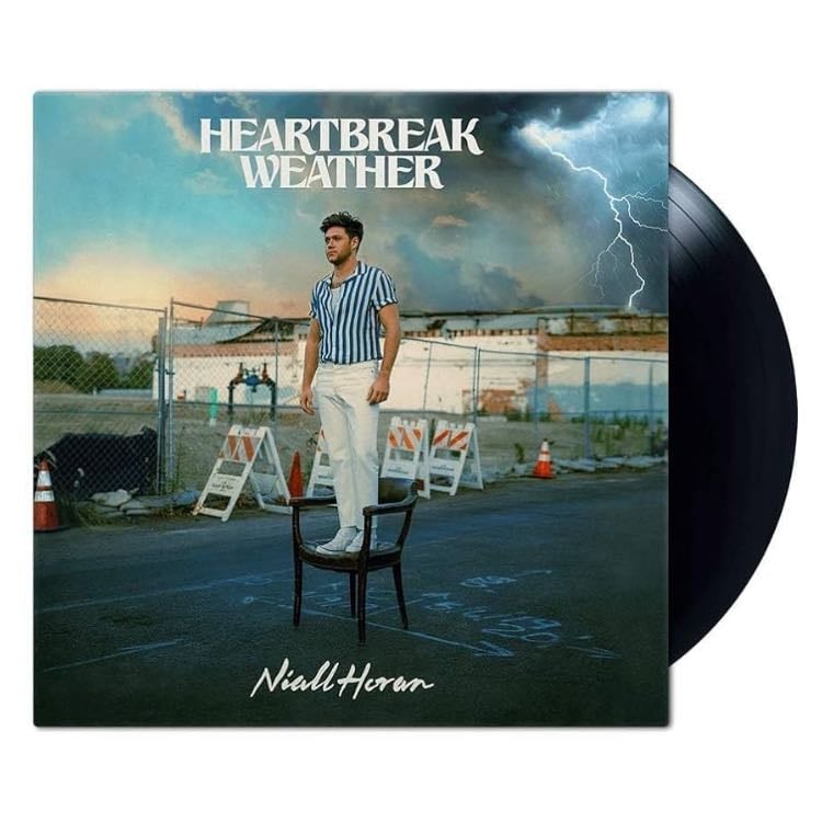 Heartbreak Weather- Niall Horan <3