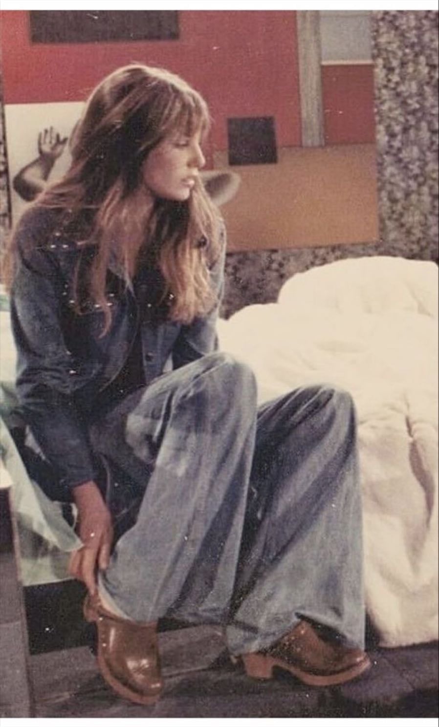 Outfit - Un outfit total denim. Jane Birkin eating again.