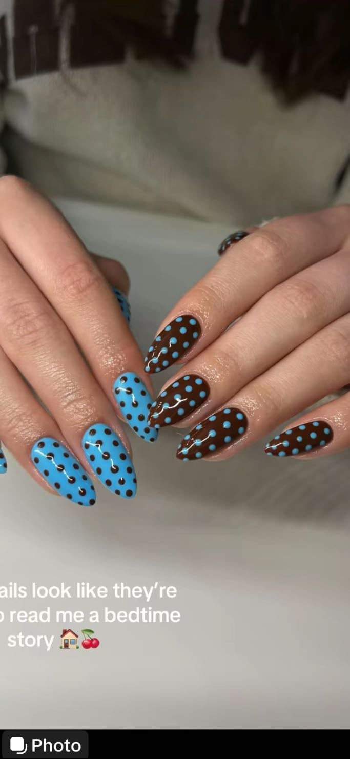 polka dots - nails