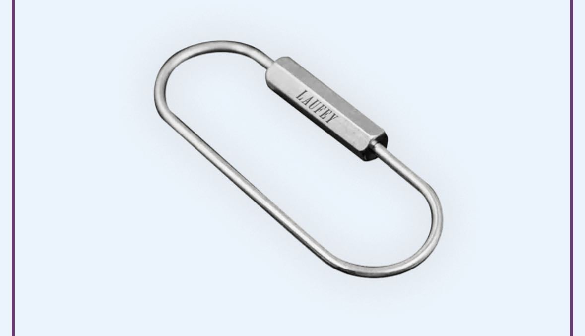 the goddess tour carabiner - laufey merch