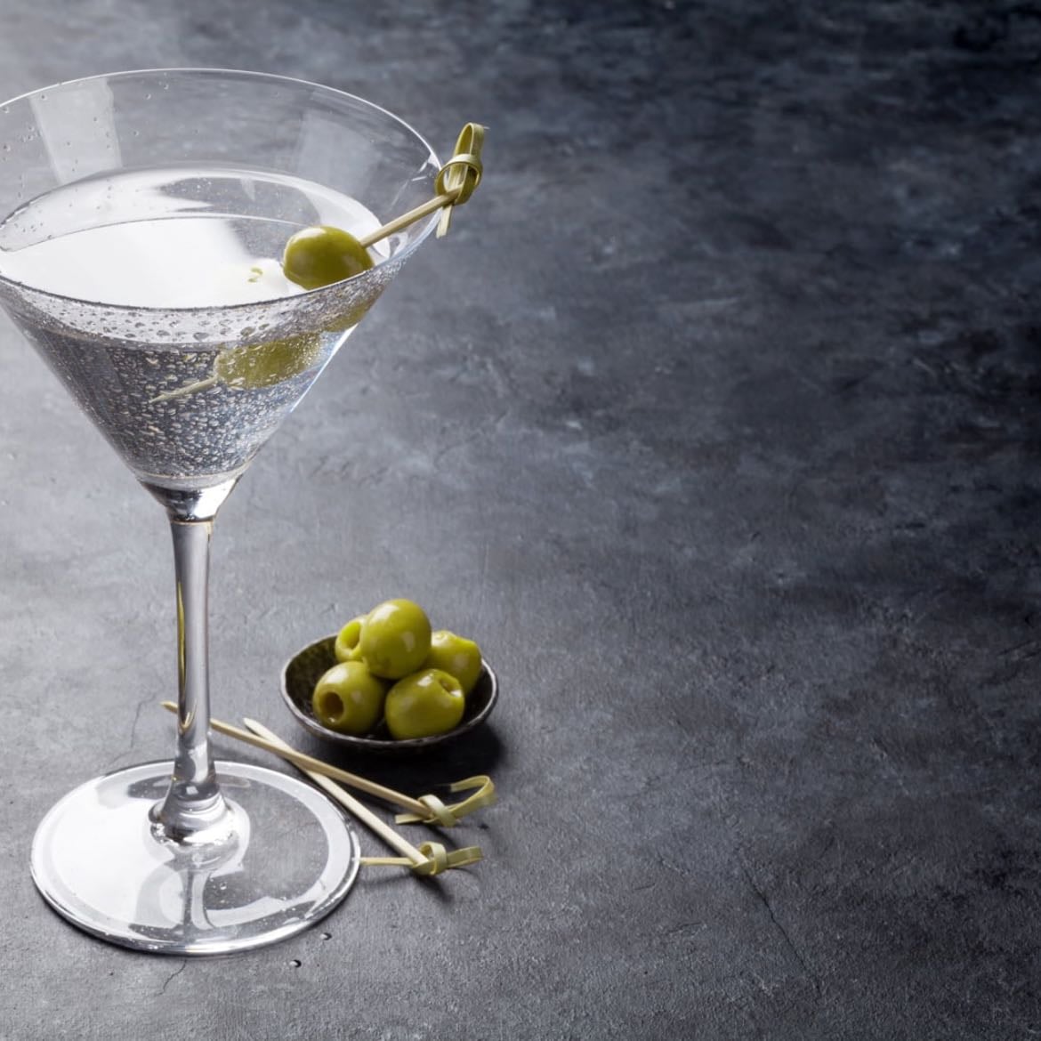 dry martini - gin | vermut seco | aceituna