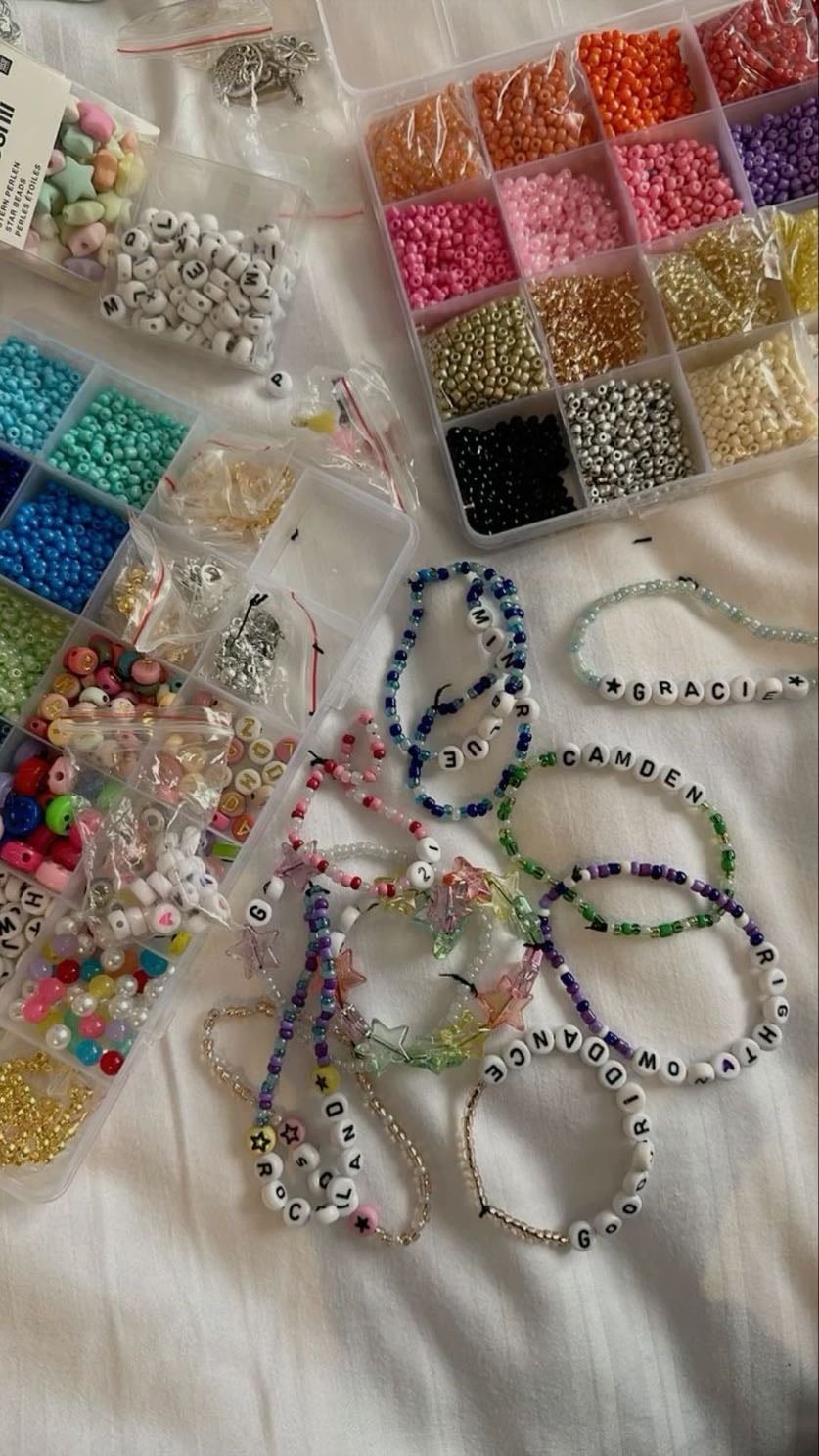 Design bracelets, charms, jewelry..