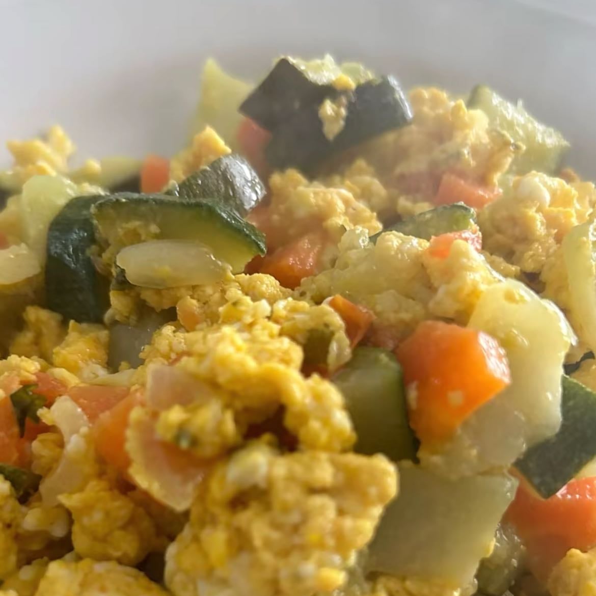 uova strapazzate con verdure - 180kcal