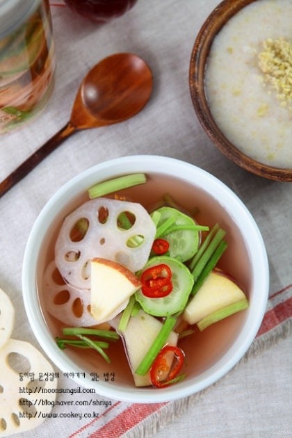 Yeongeun Mul Kimchi - Lotus root water kimchi
