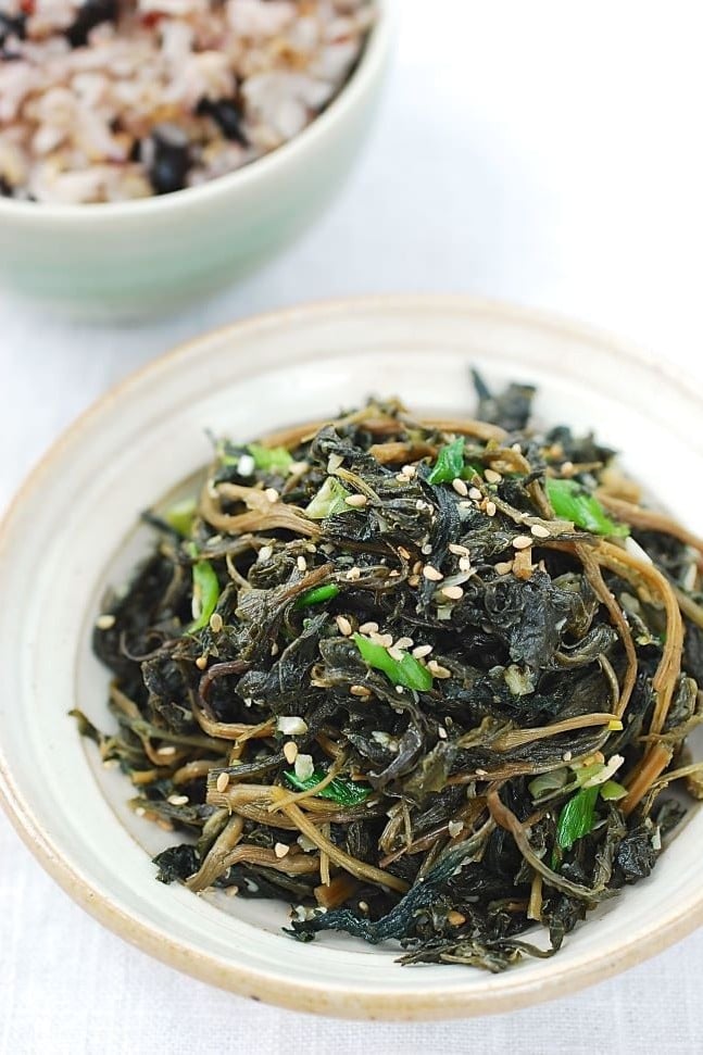 Chwinamul muchim - Aster scaber salad