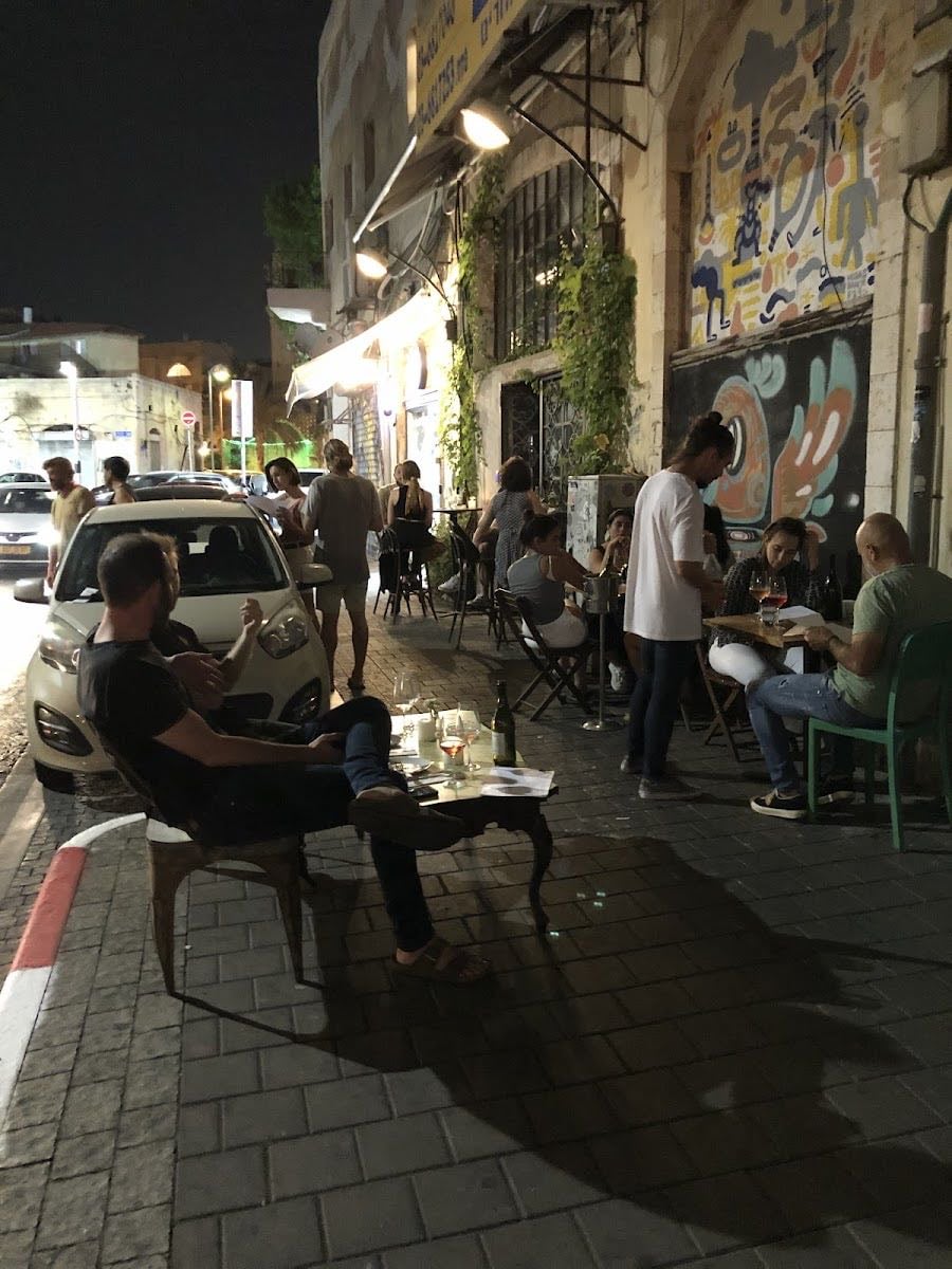הגפן - חצר יין מקומי.