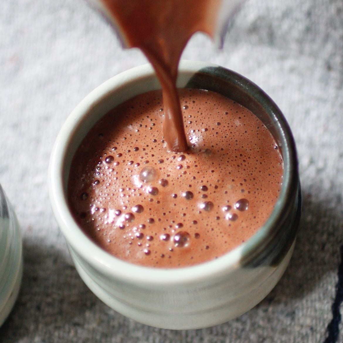 Ceremonial cocoa - Cacao puro + leche vegetal + canela + vainilla + pizca de sal marina